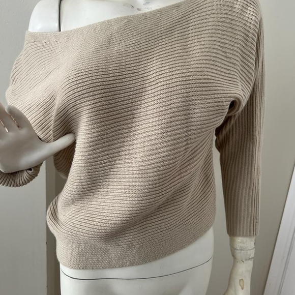 Slide Show Knit Top - Picture 4 of 6